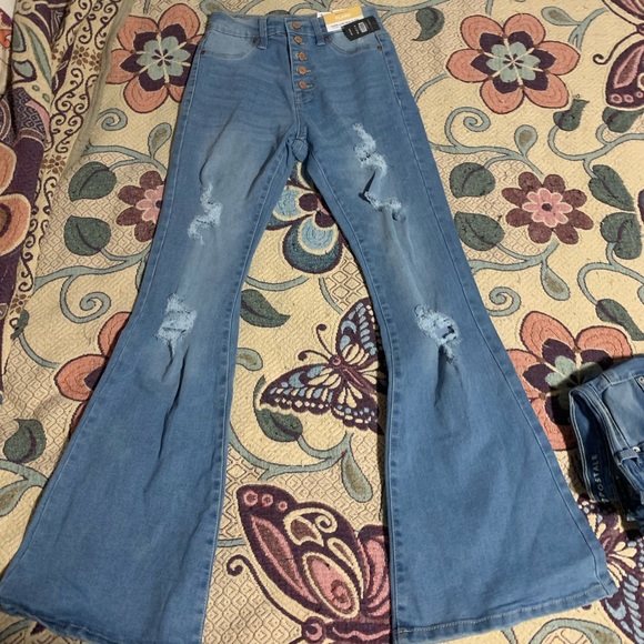 NWT flared jeans - Picture 3 of 8